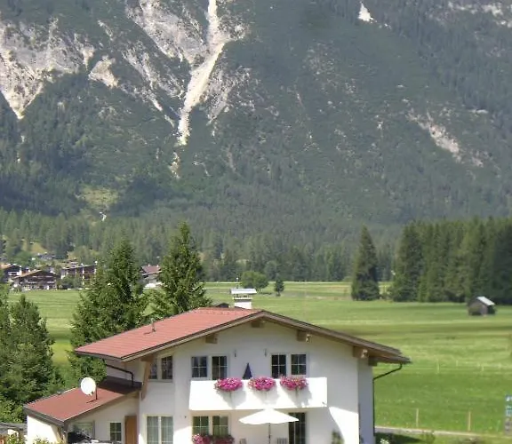 贝拉门特斯公寓 *